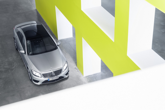 Der neue Mercedes-Benz S 63 AMG: Driving Performance im Luxussegment Der neue Mercedes-Benz S 63 AMG: Driving Performance im Luxussegment