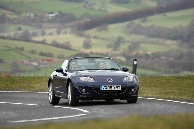Mazda MX-5 Coupé Cabriolet 1.8i SE Mazda MX-5 Coupé Cabriolet 1.8i SE