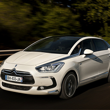 Hollande has chosen a DS5 Diesel Hybrid as the car for his inauguration 