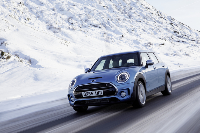 The first is the turbocharged 2.0-liter gasoline from the Cooper S with 192hp and 280Nm of torque The first is the turbocharged 2.0-liter gasoline from the Cooper S with 192hp and 280Nm of torque