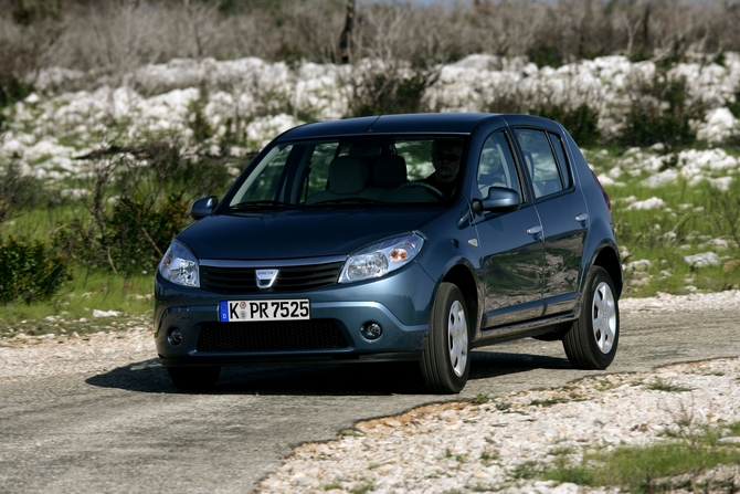 Dacia Sandero Stepway 1.6 MPI LPG 85 Dacia Sandero Stepway 1.6 MPI LPG 85