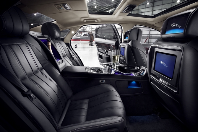 É no interior que o carro é especial É no interior que o carro é especial