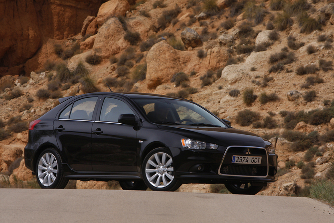 Mitsubishi Lancer Sportback Black Edition 1.6 ClearTec Invite Mitsubishi Lancer Sportback Black Edition 1.6 ClearTec Invite