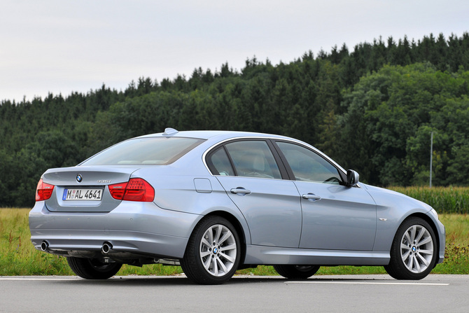 BMW 325i Navigation (E90) LCI BMW 325i Navigation (E90) LCI