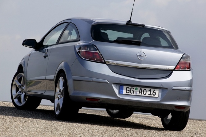 Opel Astra GTC 1.7 CDTI Opel Astra GTC 1.7 CDTI