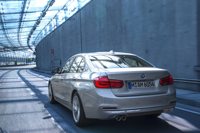 BMW 330e BMW 330e