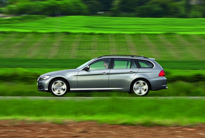 BMW 335i xDrive Touring Navigator (E91) LCI BMW 335i xDrive Touring Navigator (E91) LCI