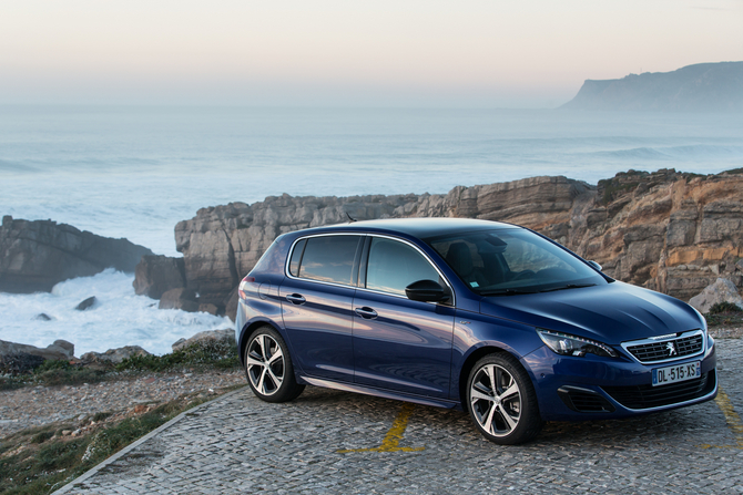 Peugeot 308 GT 1.6 BlueHDi Peugeot 308 GT 1.6 BlueHDi