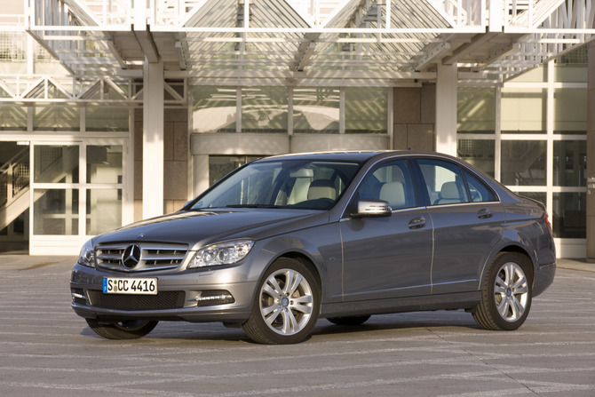 Mercedes-Benz C 200 CDI BlueEFFICIENCY Auto Mercedes-Benz C 200 CDI BlueEFFICIENCY Auto