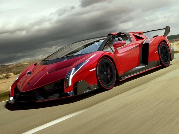 A Lamborghini vai vender cada Veneno Roadster por 3.3 milhões de euros A Lamborghini vai vender cada Veneno Roadster por 3.3 milhões de euros