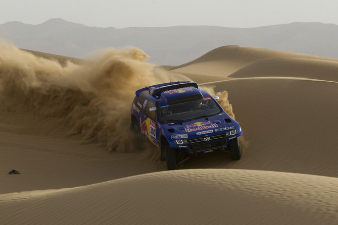 Carlos Sainz Working Closely with Volkswagen to Develop WRC Car Carlos Sainz Working Closely with Volkswagen to Develop WRC Car