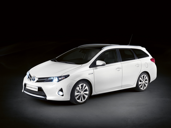 Toyota mostra novo Auris, Auris Sports Tourer e Verso em Paris Toyota mostra novo Auris, Auris Sports Tourer e Verso em Paris