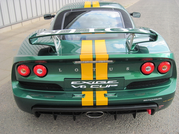 The Cup cars have a wing and diffuser The Cup cars have a wing and diffuser