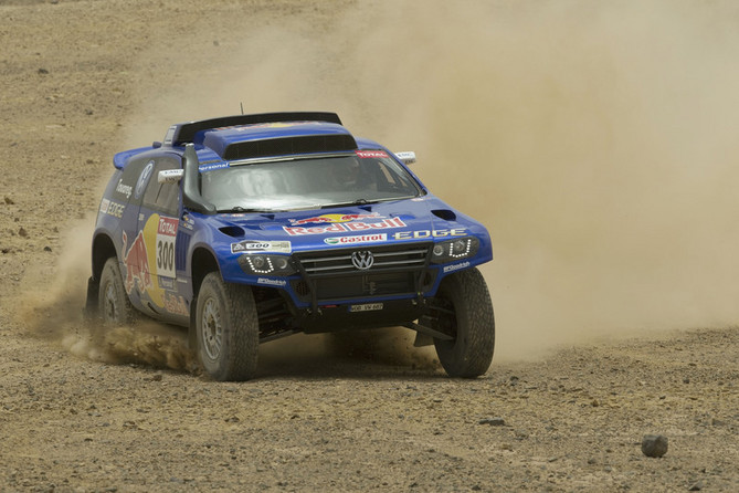 Carlos Sainz Working Closely with Volkswagen to Develop WRC Car Carlos Sainz Working Closely with Volkswagen to Develop WRC Car