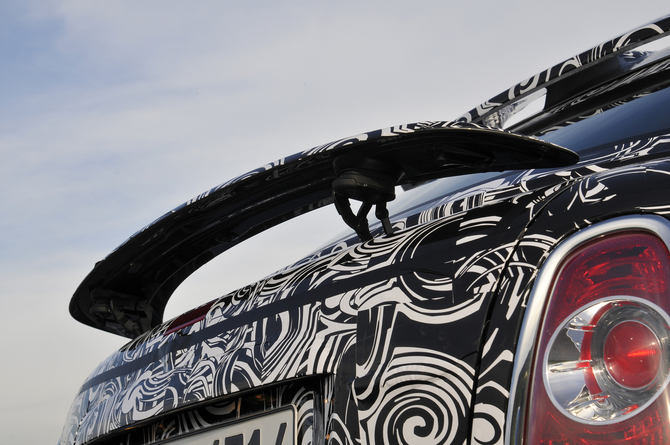 MINI shows-off camouflaged future Coupé model MINI shows-off camouflaged future Coupé model
