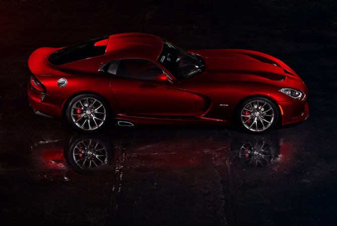 2013 Dodge Viper Rolls Out with Help from Ferrari on Interior 2013 Dodge Viper Rolls Out with Help from Ferrari on Interior