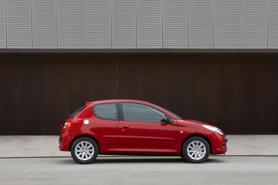 Peugeot 206 Xa 1 4 Hdi 2 Photos And 55 Specs Autoviva Com