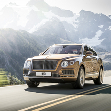 A Bentley redesenhou o motor bi-turbo W12 a gasolina de 608cv e 900Nm para o Bentayga