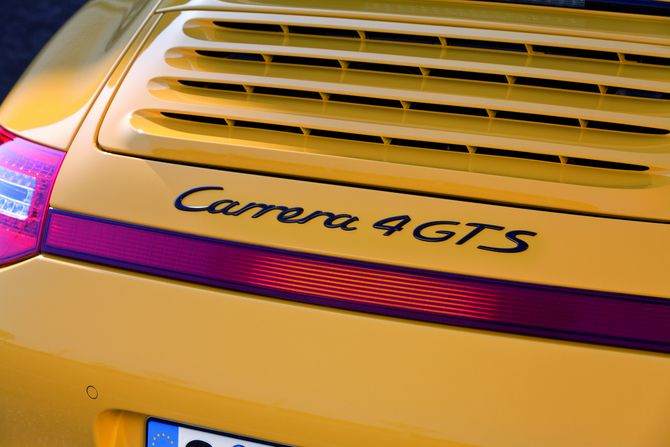 Porsche 911 Carrera 4 GTS Porsche 911 Carrera 4 GTS