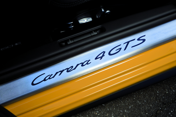 Porsche 911 Carrera 4 GTS Porsche 911 Carrera 4 GTS