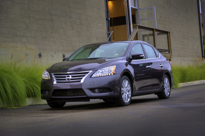 Nissan Reveals New Sentra with 40MPG Highway and New 1.8l Engine Nissan Reveals New Sentra with 40MPG Highway and New 1.8l Engine
