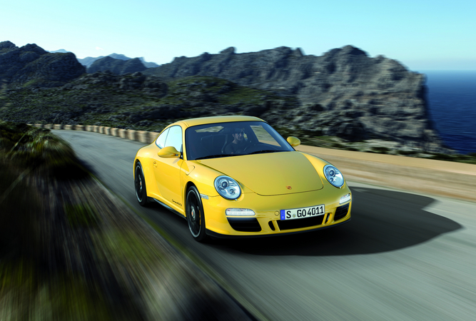Porsche 911 Carrera 4 GTS Porsche 911 Carrera 4 GTS