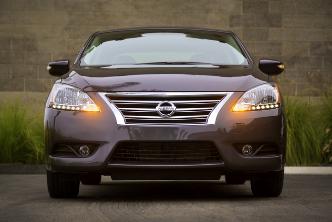 Nissan Reveals New Sentra with 40MPG Highway and New 1.8l Engine Nissan Reveals New Sentra with 40MPG Highway and New 1.8l Engine