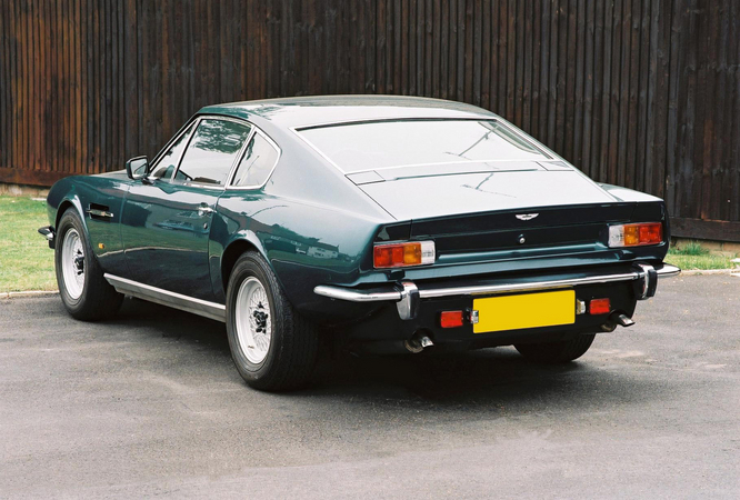 Aston Martin AMV8 Aston Martin AMV8