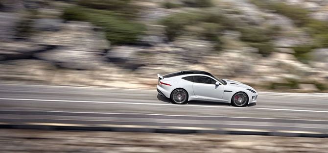 It uses the supercharged 5.0-liter V8 with 543hp It uses the supercharged 5.0-liter V8 with 543hp