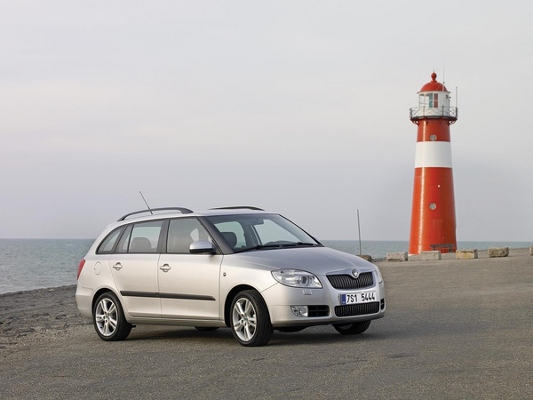 Skoda Fabia Combi 1.6 16v Automatic Skoda Fabia Combi 1.6 16v Automatic