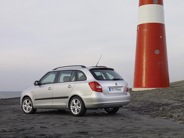 Skoda Fabia Combi 1.6 16v Automatic Skoda Fabia Combi 1.6 16v Automatic