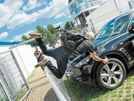 Raikkonen was not harmed in his very humorous fall