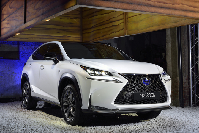 Lexus NX 300h F Sport AWD Lexus NX 300h F Sport AWD
