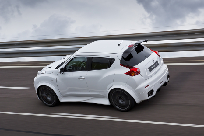 First Nissan Juke-R Finished with 545hp and New Body Kit First Nissan Juke-R Finished with 545hp and New Body Kit