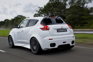 First Nissan Juke R Finished With 545hp And New Body Kit