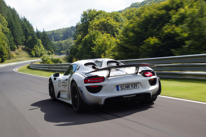 It uses a V8 and two electric motors totaling 795hp It uses a V8 and two electric motors totaling 795hp