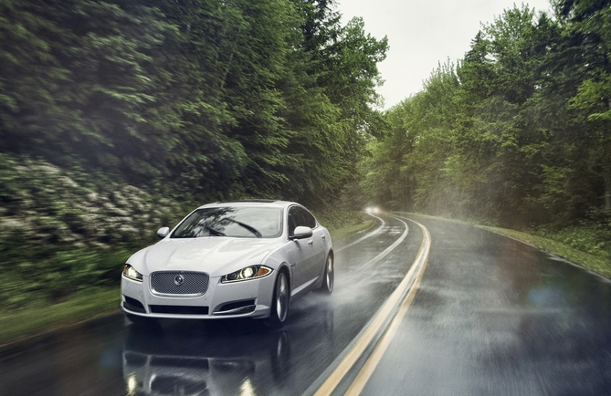 Jaguar XF 3.0 V6 S/C Premium Luxury AWD Jaguar XF 3.0 V6 S/C Premium Luxury AWD