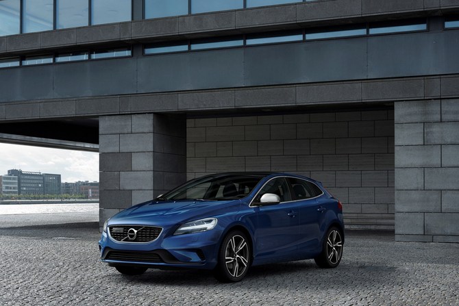 Volvo V40 D4 R Design Volvo V40 D4 R Design