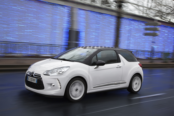 Citroën DS3 1.4 VTi 95 Chic Citroën DS3 1.4 VTi 95 Chic