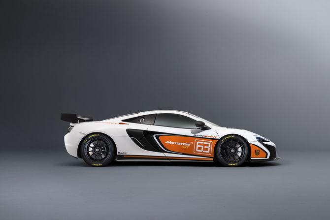 O 650S Sprint e o recém-apresentado 650S GT3 partilham entre si alguns pormenores de design O 650S Sprint e o recém-apresentado 650S GT3 partilham entre si alguns pormenores de design