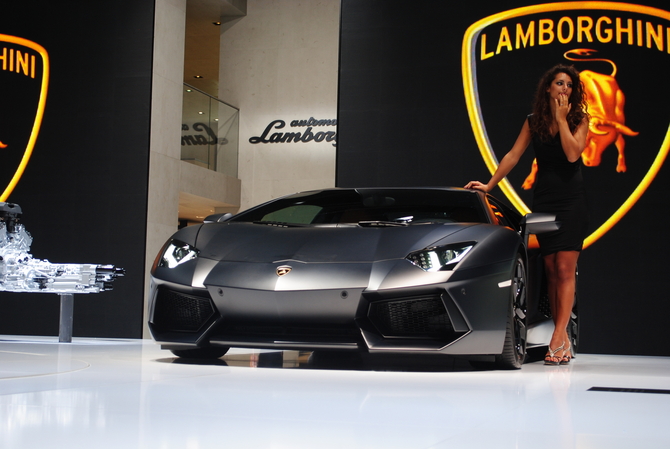 Lamborghini Aventador LP 700-4 Lamborghini Aventador LP 700-4