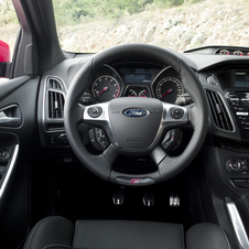 Ford Introduces New Focus ST 5-Door and ST Wagon with 247hp Ford Introduces New Focus ST 5-Door and ST Wagon with 247hp