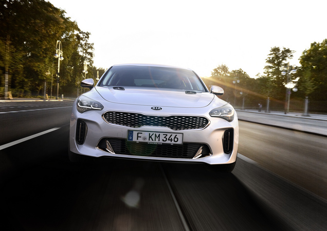 Kia Stinger 2.0 T-GDI RWD GT Line Kia Stinger 2.0 T-GDI RWD GT Line