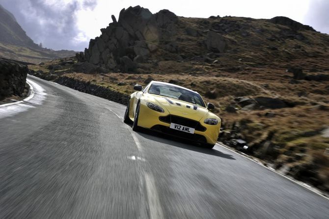 Aston Martin V12 Vantage S Aston Martin V12 Vantage S