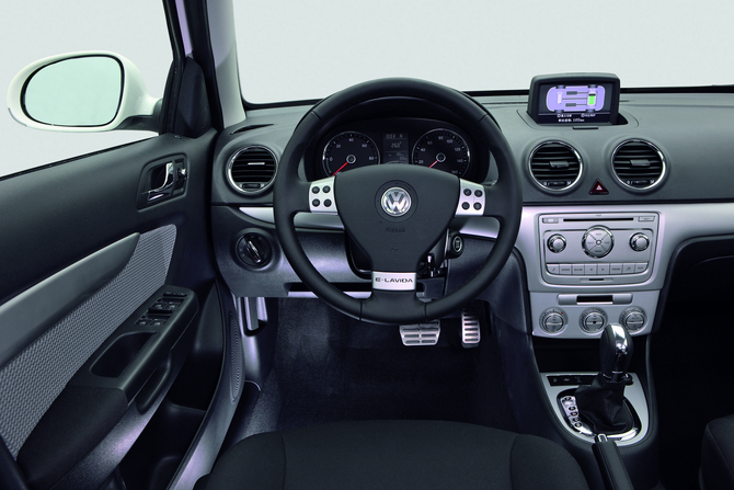 Volkswagen Lavida Blue-e-Motion Volkswagen Lavida Blue-e-Motion