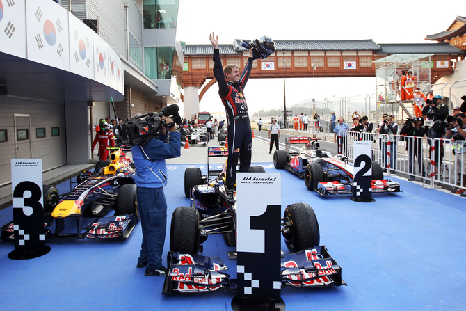 Vettel retunrs to wins and hands title to Red Bull Vettel retunrs to wins and hands title to Red Bull