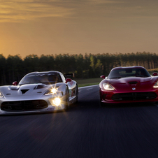 2013 Dodge Viper Rolls Out with Help from Ferrari on Interior 2013 Dodge Viper Rolls Out with Help from Ferrari on Interior