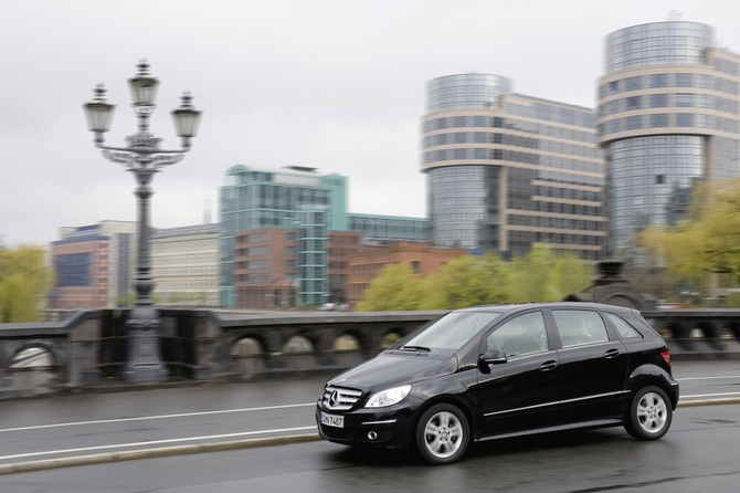 Mercedes-Benz B 160 (FL) BlueEfficiency Mercedes-Benz B 160 (FL) BlueEfficiency