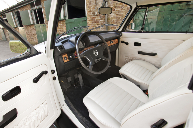 Volkswagen Beetle Triple White Edition