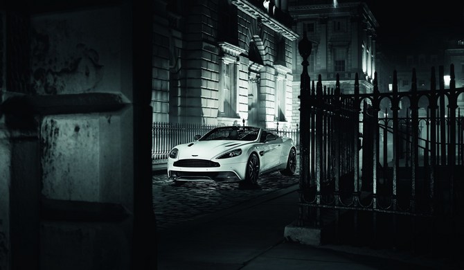 Aston Martin Vanquish Volante Carbon White Aston Martin Vanquish Volante Carbon White